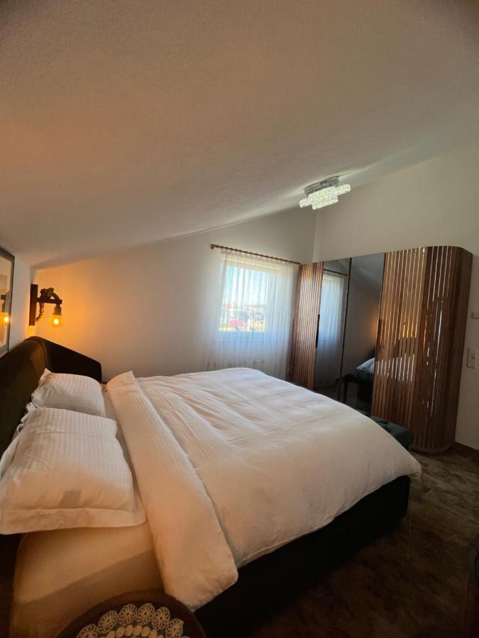 Ferienwohnung Falke Meckenbeuren Exterior foto